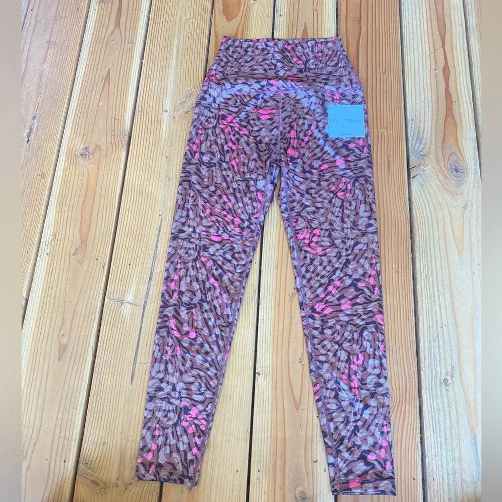BEYOND YOGA HIGH WAISTED LEGGINGS - Picture 2 of 5